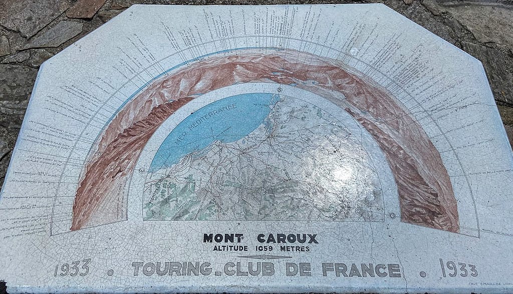 Oriëntatietafel op Mont Caroux in het departement de de Hérault, Frankrijk