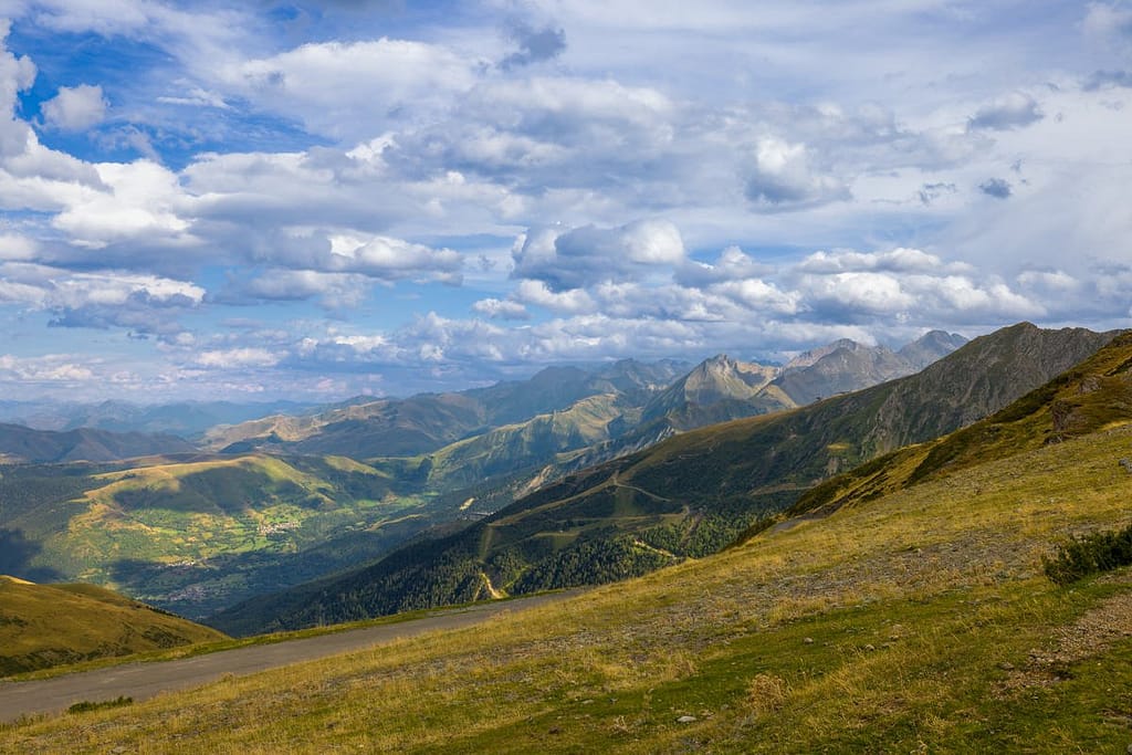 Uitzicht vanaf de Col de Portet aan einde van de middag. Hautes Pyrénées