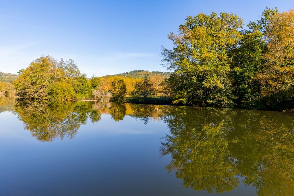 D14, de rivier de Cère