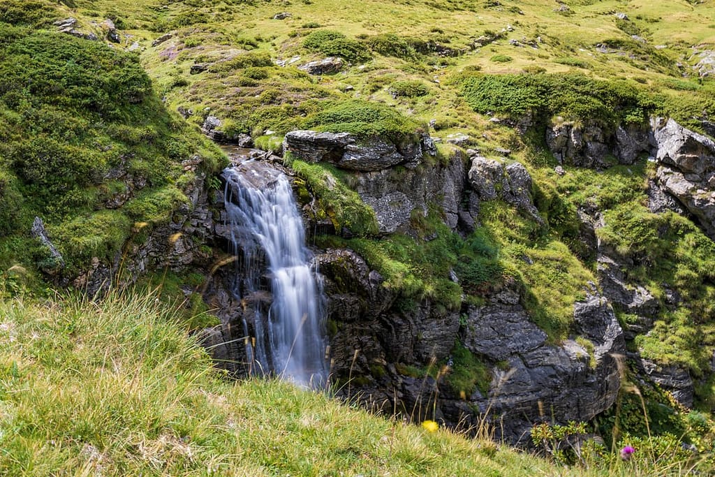 Waterval in de Neste de Badet