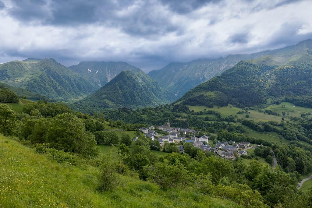Plaatsje Azet vanaf de Col d'Azet