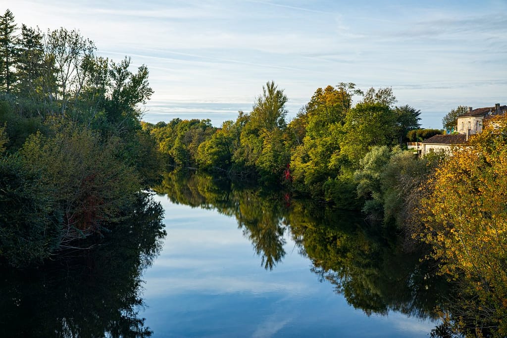 Brug D84 over de Agout bij Saint-Paul-Cap-de-Joux